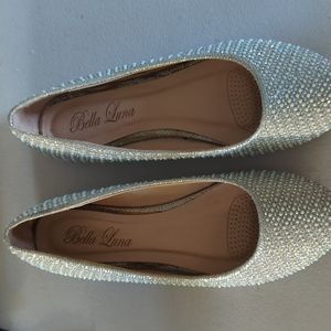 Women's shoes
